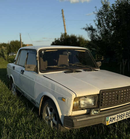 Білий ВАЗ 2107, об'ємом двигуна 1.45 л та пробігом 247 тис. км за 852 $, фото 1 на Automoto.ua