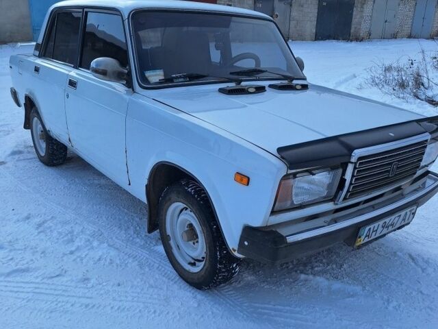 Белый ВАЗ 2107, объемом двигателя 1 л и пробегом 67 тыс. км за 664 $, фото 1 на Automoto.ua