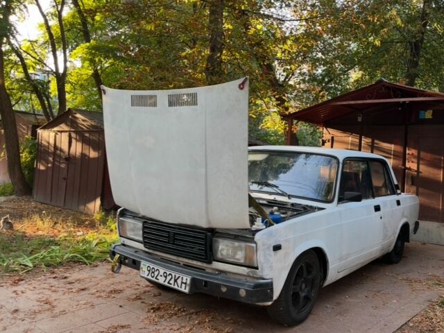Білий ВАЗ 2107, об'ємом двигуна 1.5 л та пробігом 250 тис. км за 700 $, фото 1 на Automoto.ua