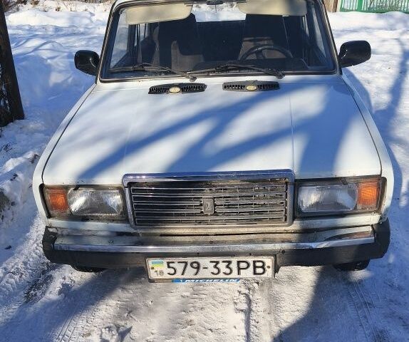 Белый ВАЗ 2107, объемом двигателя 0 л и пробегом 44 тыс. км за 600 $, фото 1 на Automoto.ua