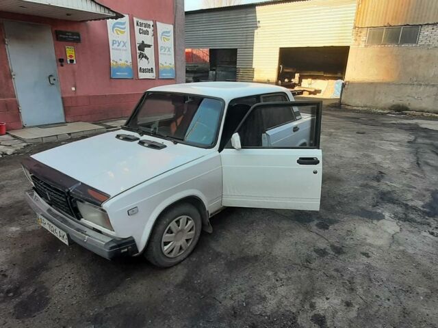 Белый ВАЗ 2107, объемом двигателя 1.5 л и пробегом 200 тыс. км за 1200 $, фото 1 на Automoto.ua