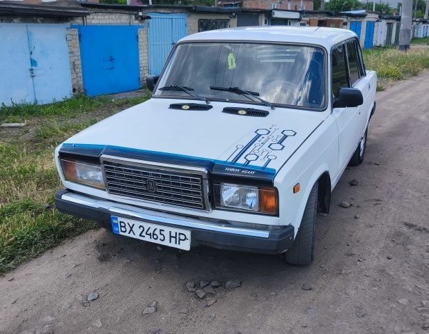 Белый ВАЗ 2107, объемом двигателя 1.6 л и пробегом 1 тыс. км за 782 $, фото 1 на Automoto.ua