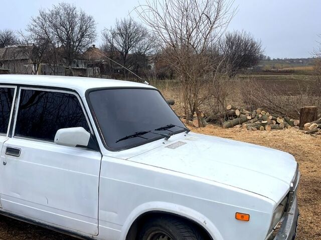 Білий ВАЗ 2107, об'ємом двигуна 1.6 л та пробігом 165 тис. км за 800 $, фото 1 на Automoto.ua