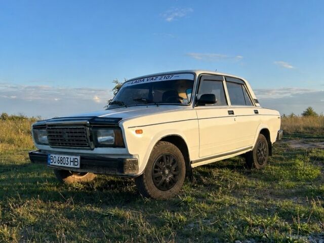 Белый ВАЗ 2107, объемом двигателя 1.5 л и пробегом 777 тыс. км за 850 $, фото 1 на Automoto.ua