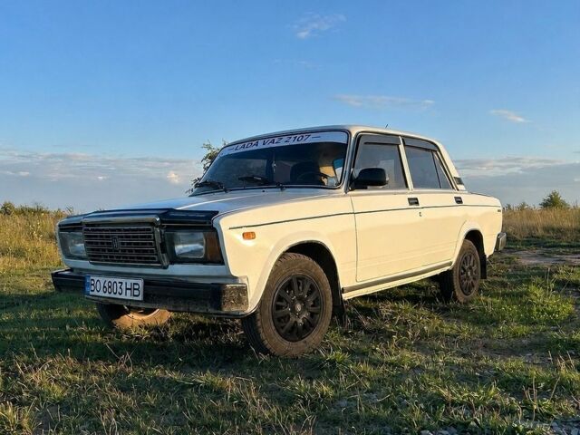 Белый ВАЗ 2107, объемом двигателя 1.45 л и пробегом 777 тыс. км за 850 $, фото 1 на Automoto.ua