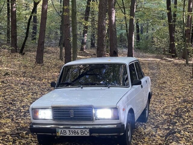 Белый ВАЗ 2107, объемом двигателя 0 л и пробегом 25 тыс. км за 1153 $, фото 1 на Automoto.ua