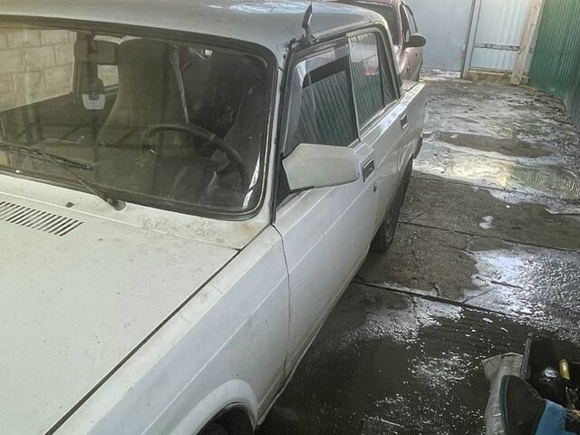Белый ВАЗ 2107, объемом двигателя 1.6 л и пробегом 89 тыс. км за 810 $, фото 1 на Automoto.ua