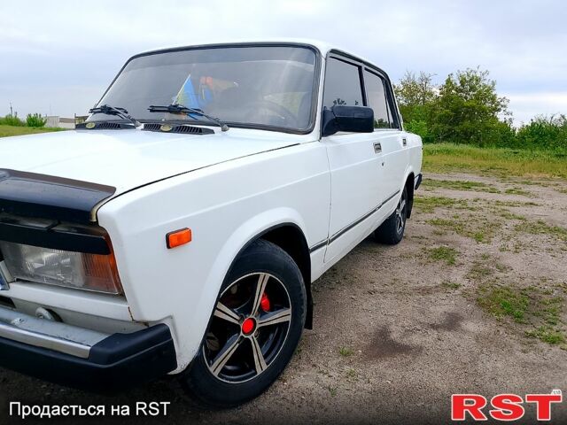Белый ВАЗ 2107, объемом двигателя 1.5 л и пробегом 0 тыс. км за 1050 $, фото 1 на Automoto.ua