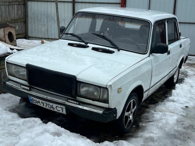 Белый ВАЗ 2107, объемом двигателя 1.5 л и пробегом 250 тыс. км за 800 $, фото 1 на Automoto.ua