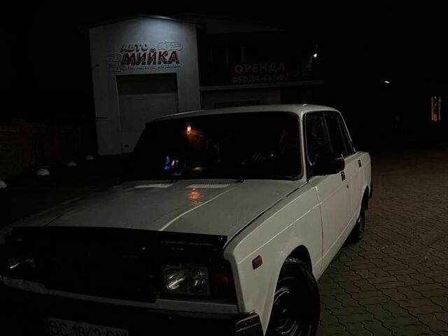 Белый ВАЗ 2107, объемом двигателя 1.5 л и пробегом 60 тыс. км за 670 $, фото 1 на Automoto.ua