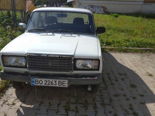 Белый ВАЗ 2107, объемом двигателя 1.5 л и пробегом 20 тыс. км за 1000 $, фото 1 на Automoto.ua