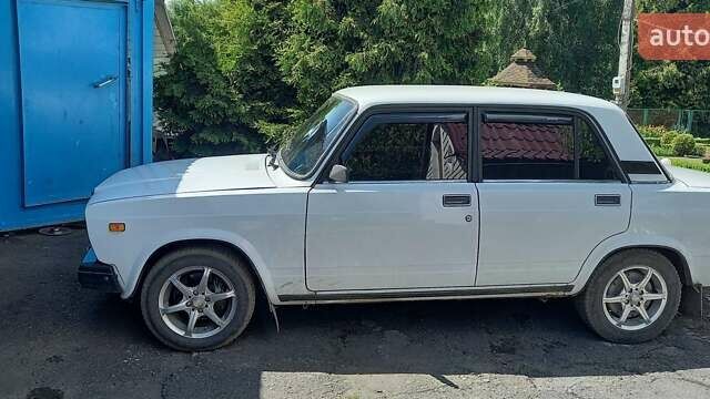 ВАЗ 2107 2003 в Киеве на Automoto.ua Белый ВАЗ 2107, объемом двигателя 1.6 л и пробегом 293 тыс. км за 2138 $, фото 1 на Automoto.ua