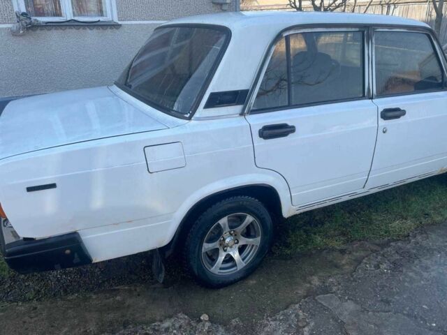 Белый ВАЗ 2107, объемом двигателя 1.5 л и пробегом 99 тыс. км за 900 $, фото 1 на Automoto.ua