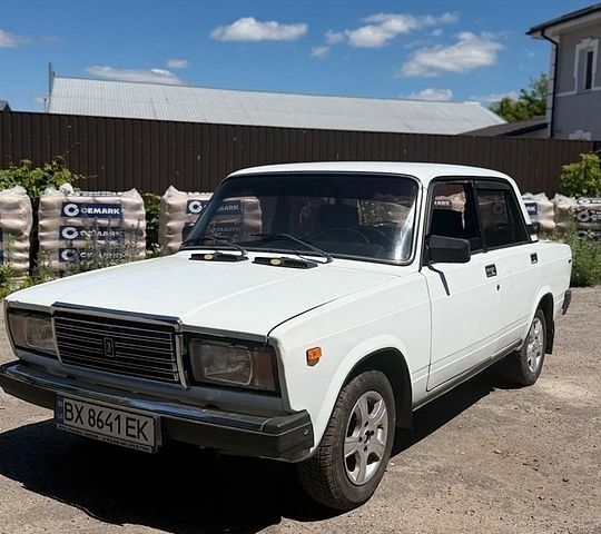 Білий ВАЗ 2107, об'ємом двигуна 1.45 л та пробігом 100 тис. км за 850 $, фото 1 на Automoto.ua