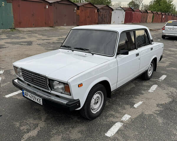 Белый ВАЗ 2107, объемом двигателя 1.5 л и пробегом 63 тыс. км за 2800 $, фото 1 на Automoto.ua
