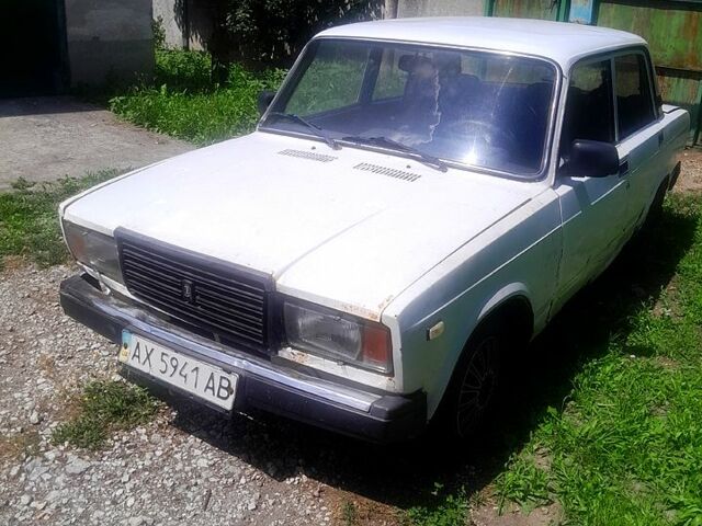 Белый ВАЗ 2107, объемом двигателя 1.6 л и пробегом 68 тыс. км за 300 $, фото 1 на Automoto.ua