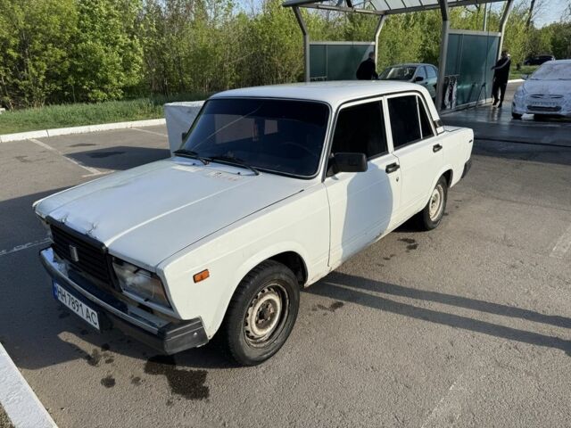 Білий ВАЗ 2107, об'ємом двигуна 1.5 л та пробігом 300 тис. км за 904 $, фото 1 на Automoto.ua