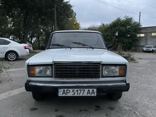 Белый ВАЗ 2107, объемом двигателя 1.5 л и пробегом 70 тыс. км за 1074 $, фото 1 на Automoto.ua