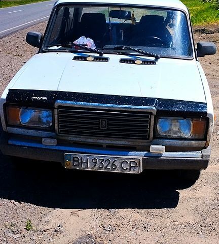 Белый ВАЗ 2107, объемом двигателя 1.5 л и пробегом 90 тыс. км за 950 $, фото 1 на Automoto.ua