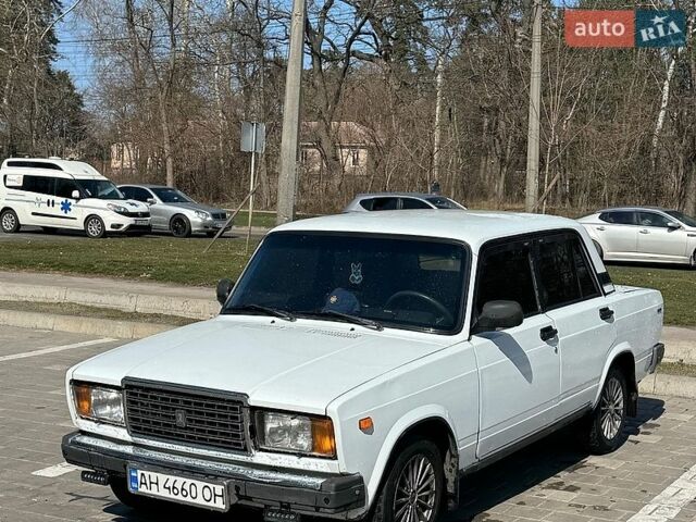 Белый ВАЗ 2107, объемом двигателя 1.45 л и пробегом 104 тыс. км за 1399 $, фото 1 на Automoto.ua