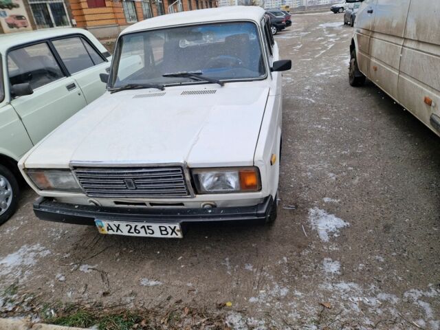 Білий ВАЗ 2107, об'ємом двигуна 2 л та пробігом 120 тис. км за 500 $, фото 1 на Automoto.ua
