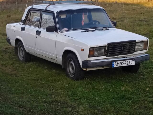 Белый ВАЗ 2107, объемом двигателя 1.5 л и пробегом 70 тыс. км за 699 $, фото 1 на Automoto.ua