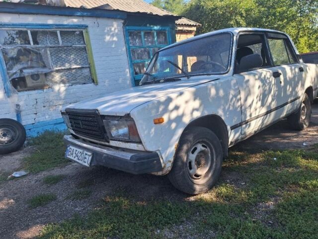 Белый ВАЗ 2107, объемом двигателя 1.5 л и пробегом 5 тыс. км за 404 $, фото 1 на Automoto.ua