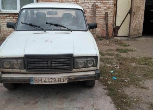 Белый ВАЗ 2107, объемом двигателя 1.5 л и пробегом 250 тыс. км за 437 $, фото 1 на Automoto.ua
