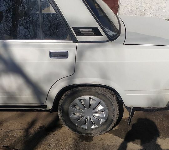 Белый ВАЗ 2107, объемом двигателя 1.5 л и пробегом 47 тыс. км за 1150 $, фото 1 на Automoto.ua