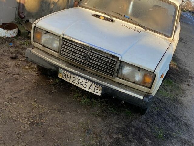 Белый ВАЗ 2107, объемом двигателя 1.4 л и пробегом 250 тыс. км за 550 $, фото 1 на Automoto.ua
