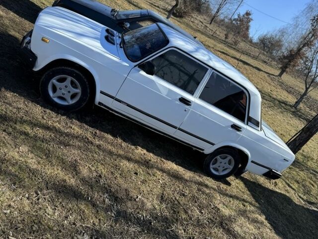 Белый ВАЗ 2107, объемом двигателя 0 л и пробегом 1000 тыс. км за 1000 $, фото 1 на Automoto.ua