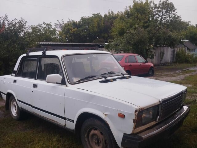 Белый ВАЗ 2107, объемом двигателя 0 л и пробегом 15 тыс. км за 359 $, фото 1 на Automoto.ua