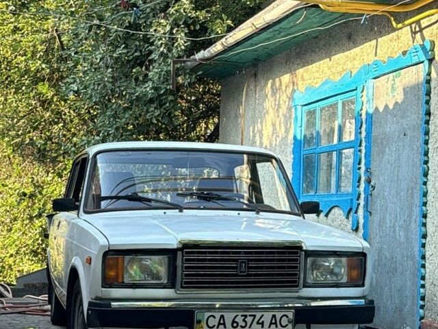 Белый ВАЗ 2107, объемом двигателя 1.45 л и пробегом 35 тыс. км за 700 $, фото 1 на Automoto.ua