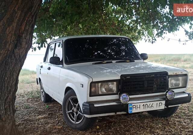 Белый ВАЗ 2107, объемом двигателя 0 л и пробегом 100 тыс. км за 1300 $, фото 1 на Automoto.ua