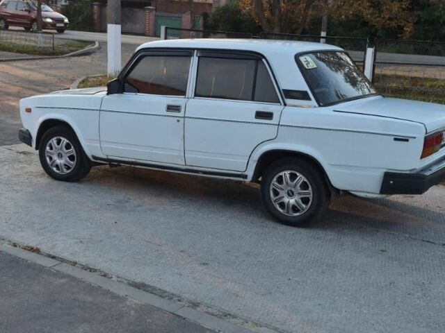 Белый ВАЗ 2107, объемом двигателя 1.5 л и пробегом 1 тыс. км за 940 $, фото 1 на Automoto.ua
