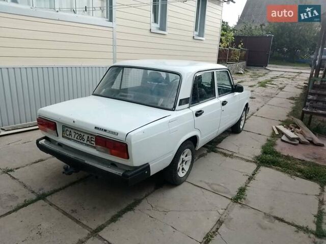 Белый ВАЗ 2107, объемом двигателя 1.5 л и пробегом 200 тыс. км за 1400 $, фото 1 на Automoto.ua