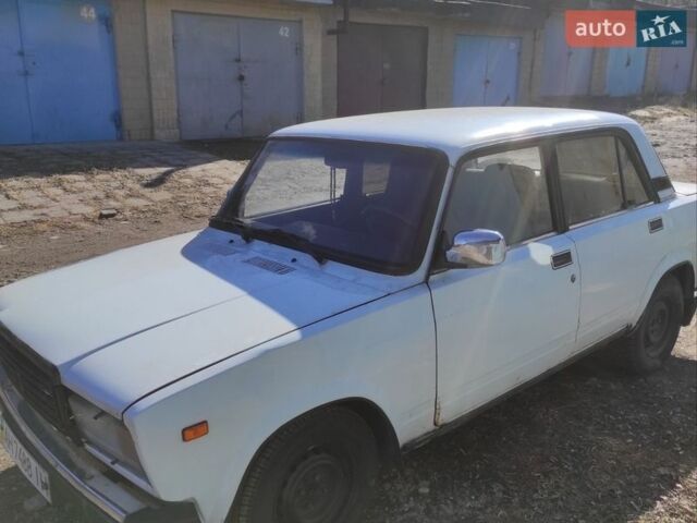 Белый ВАЗ 2107, объемом двигателя 1.5 л и пробегом 100 тыс. км за 600 $, фото 1 на Automoto.ua