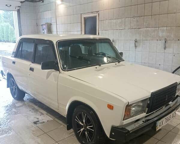 ВАЗ 2107 2004 в Богодухове на Automoto.ua Белый ВАЗ 2107, объемом двигателя 1.5 л и пробегом 250 тыс. км за 900 $, фото 1 на Automoto.ua