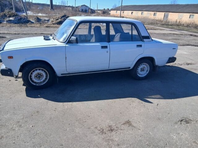 Білий ВАЗ 2107, об'ємом двигуна 1.5 л та пробігом 120 тис. км за 1050 $, фото 1 на Automoto.ua