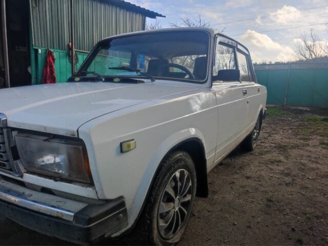 Белый ВАЗ 2107, объемом двигателя 1.5 л и пробегом 57 тыс. км за 1350 $, фото 1 на Automoto.ua