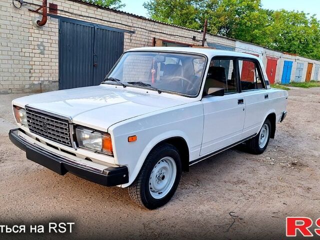 Белый ВАЗ 2107, объемом двигателя 1.5 л и пробегом 14 тыс. км за 3350 $, фото 1 на Automoto.ua