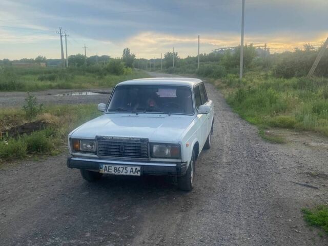 Белый ВАЗ 2107, объемом двигателя 2 л и пробегом 400 тыс. км за 401 $, фото 1 на Automoto.ua