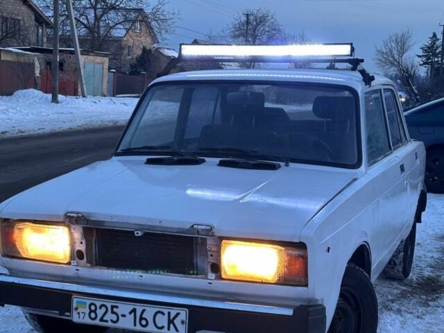 Белый ВАЗ 2107, объемом двигателя 1.5 л и пробегом 100 тыс. км за 455 $, фото 1 на Automoto.ua