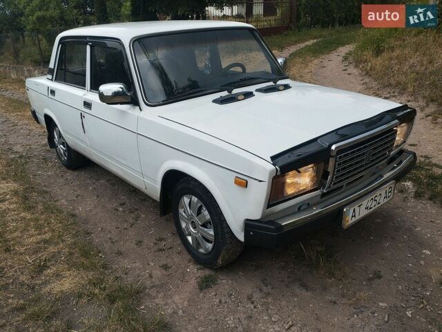 Белый ВАЗ 2107, объемом двигателя 1.5 л и пробегом 107 тыс. км за 1250 $, фото 1 на Automoto.ua