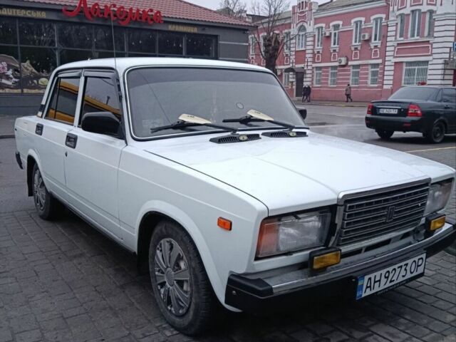 Белый ВАЗ 2107, объемом двигателя 1.5 л и пробегом 140 тыс. км за 2000 $, фото 1 на Automoto.ua