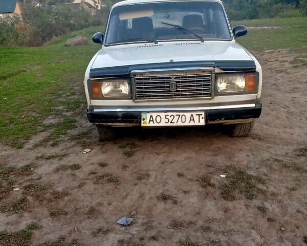 Белый ВАЗ 2107, объемом двигателя 1.5 л и пробегом 170 тыс. км за 500 $, фото 1 на Automoto.ua