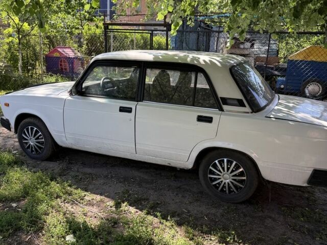 Белый ВАЗ 2107, объемом двигателя 1.5 л и пробегом 87 тыс. км за 1400 $, фото 1 на Automoto.ua
