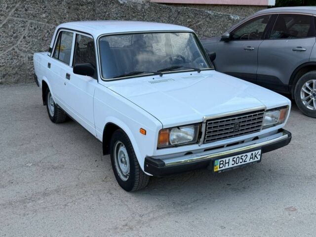 Белый ВАЗ 2107, объемом двигателя 1.6 л и пробегом 40 тыс. км за 2500 $, фото 1 на Automoto.ua