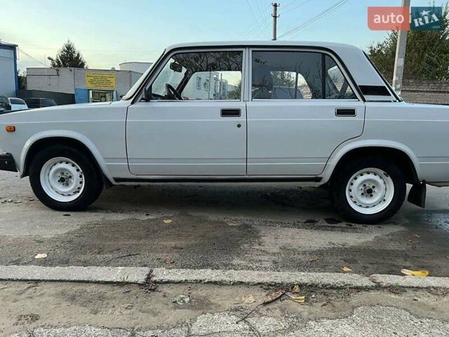 Белый ВАЗ 2107, объемом двигателя 1.5 л и пробегом 85 тыс. км за 1950 $, фото 1 на Automoto.ua