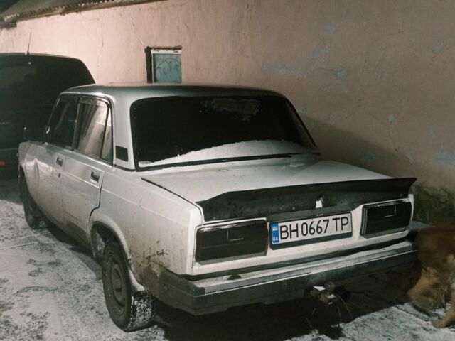 Белый ВАЗ 2107, объемом двигателя 1.5 л и пробегом 70 тыс. км за 1200 $, фото 1 на Automoto.ua